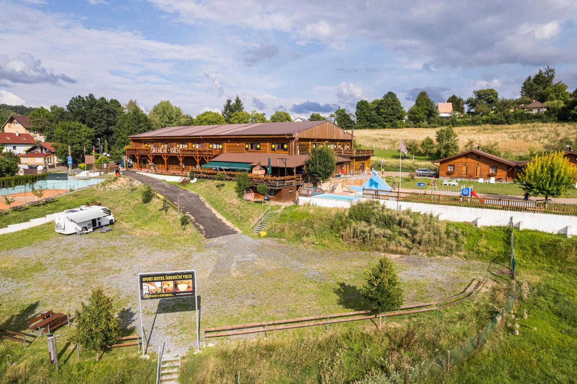 Sport-Hotel Sibenicni Vrch Mnichovice Zewnętrze zdjęcie