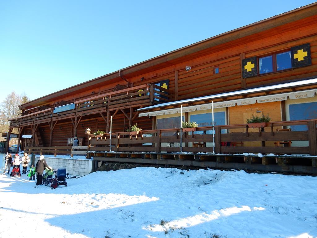 Sport-Hotel Sibenicni Vrch Mnichovice Zewnętrze zdjęcie